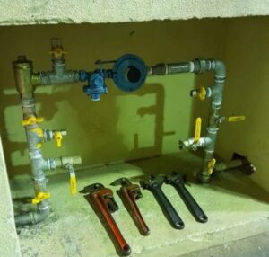 manutenção em tubulação de gás